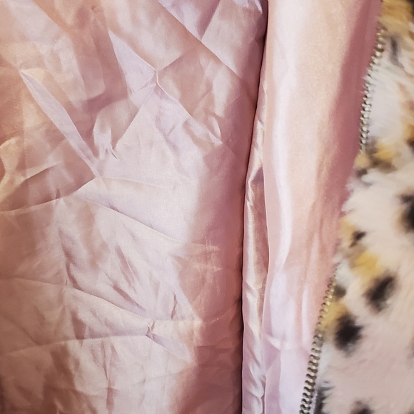 Two PINK Victoria Secret jackets - Picture 13 of 16